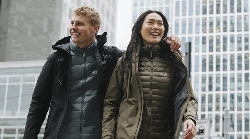 Couple with Jack Wolfskin jackets on