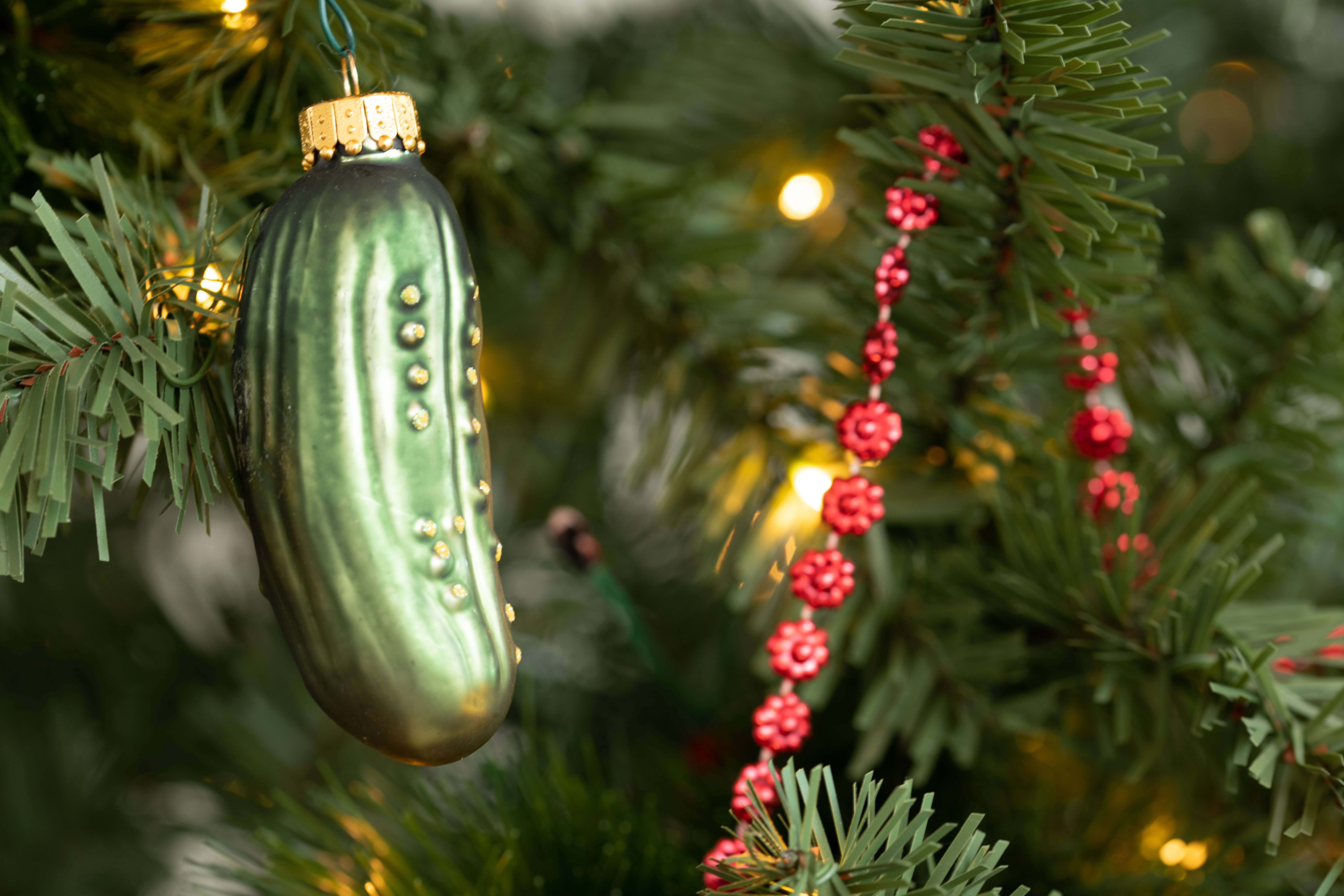 4 Unusual Christmas Tree Ornament Ideas